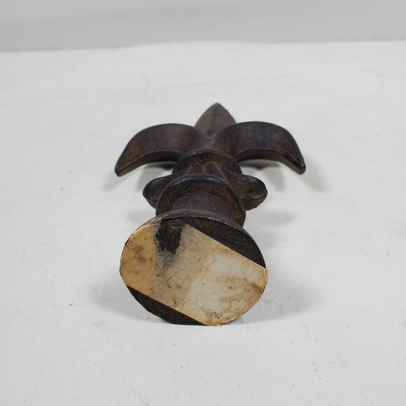 Vintage Fleur de Lis Shelf Finial 6 Inch Pointy Cast Iron - Picture 5 of 5